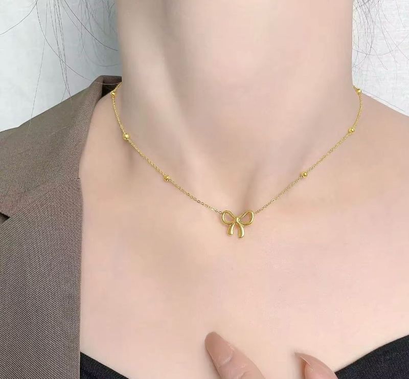 Non Tarnish Bow Neckpiece
