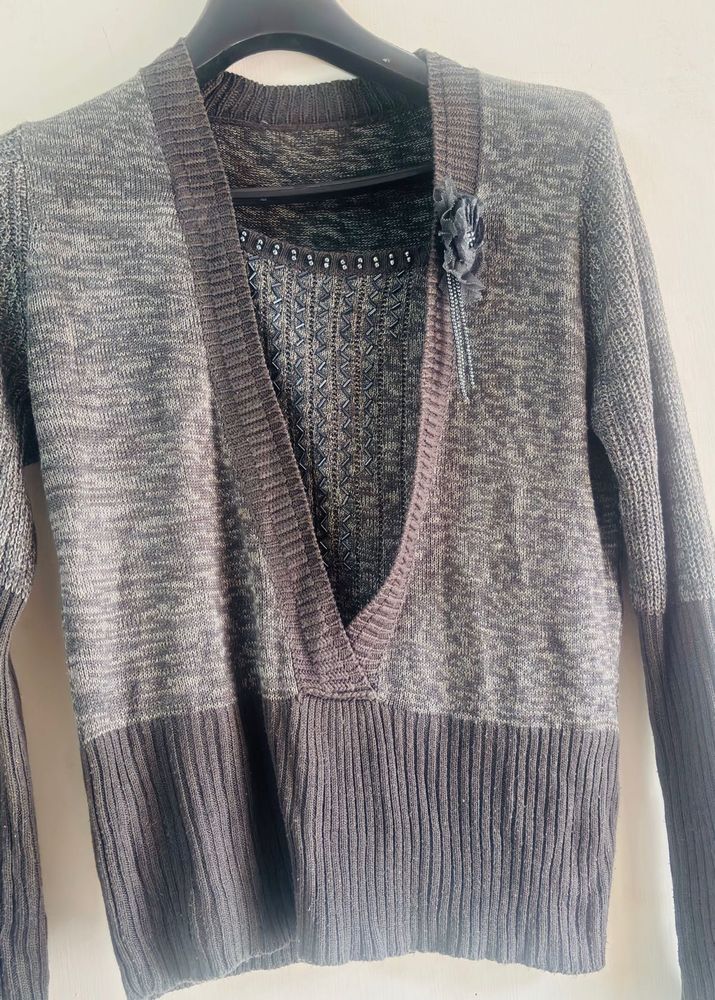 Gray V-Neck Knit Top