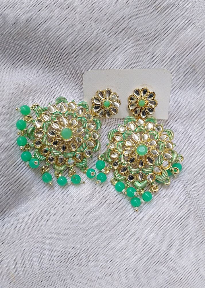 PASTEL GREEN KUNDAN &amp; PEARLS DANGLER 🎀