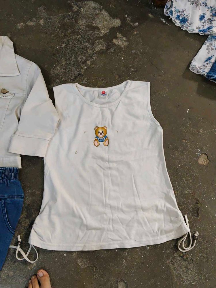 Cute Girl&#39;s White Top