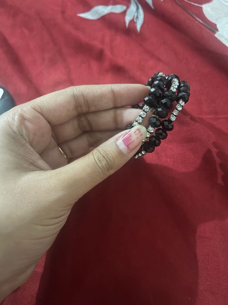 Black Beaded bracelet with free hairclip