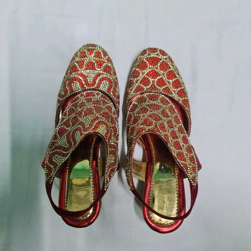 Red Embellished Flats Best for Brides 😍✨️