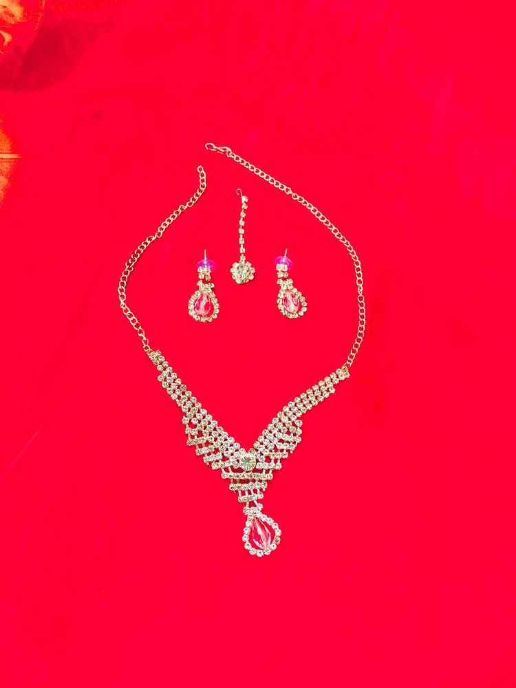 Sparkling Rhinestone Statement Necklace