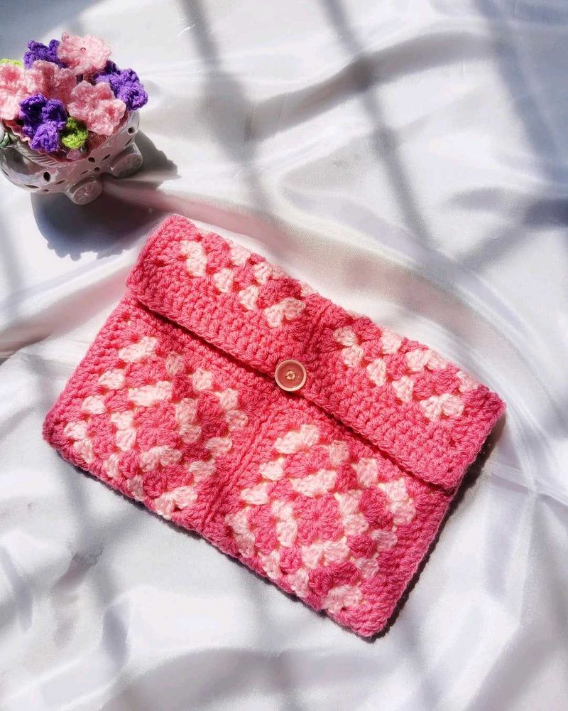 Pinky crochet Booksleeve/ Bookcover