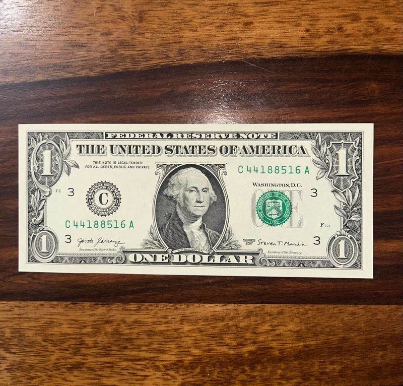UNC 1 US DOLLAR - SERIAL NO. C44188516A