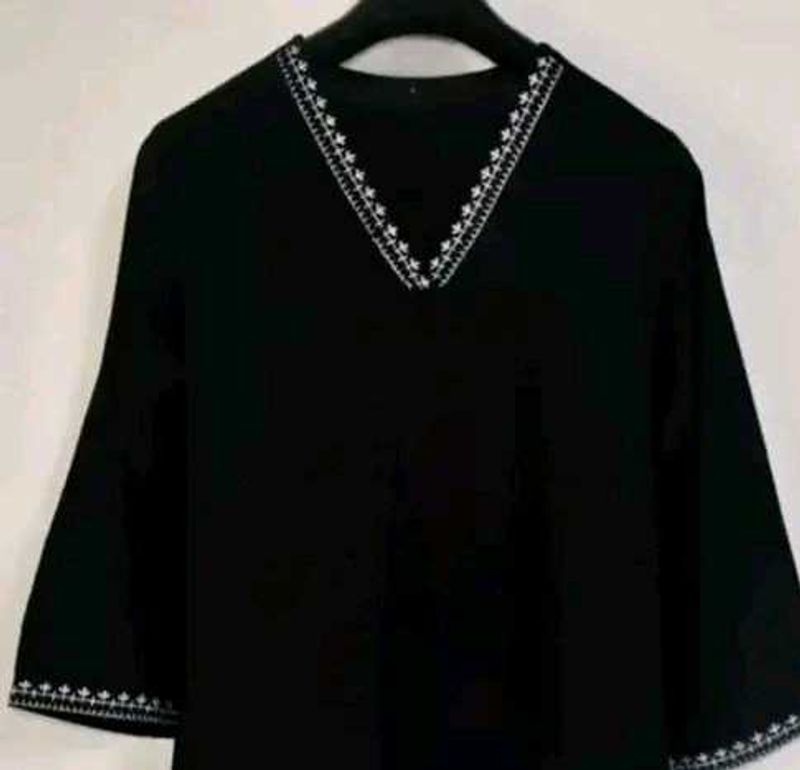 Elegant Black Embroidered Kurta