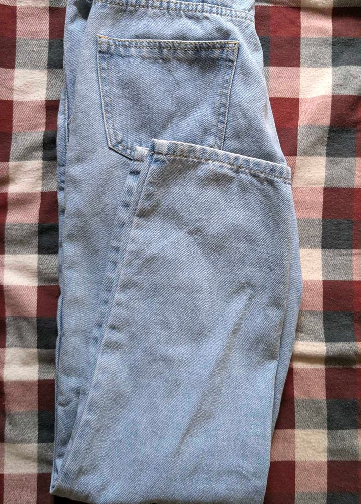 A Blue Boyfriend Jeans