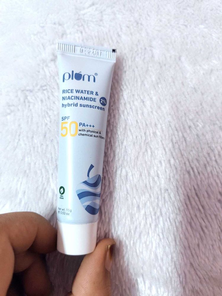 Plum Rice Water Sunscreen SPF 50 15g2% Niacinamide