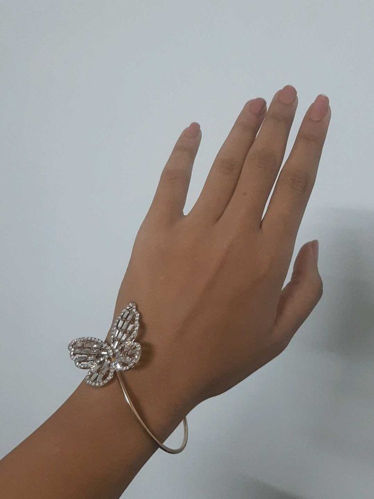 BUTTERFLY HANDBRACELET