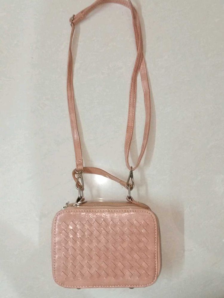 O22 slingbags