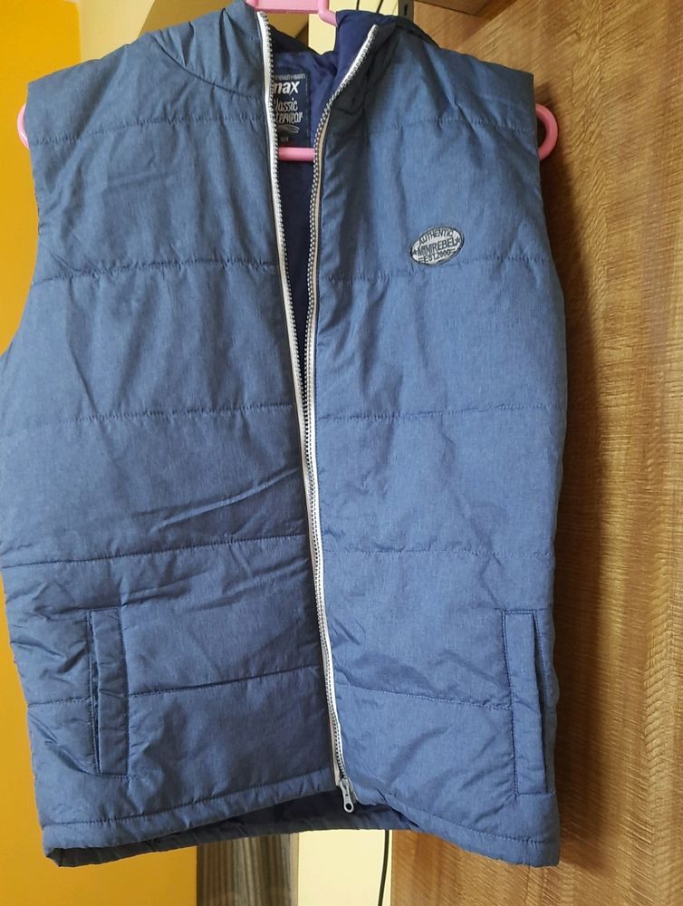 Unisex Sleeveless Jacket Wth Hoodie