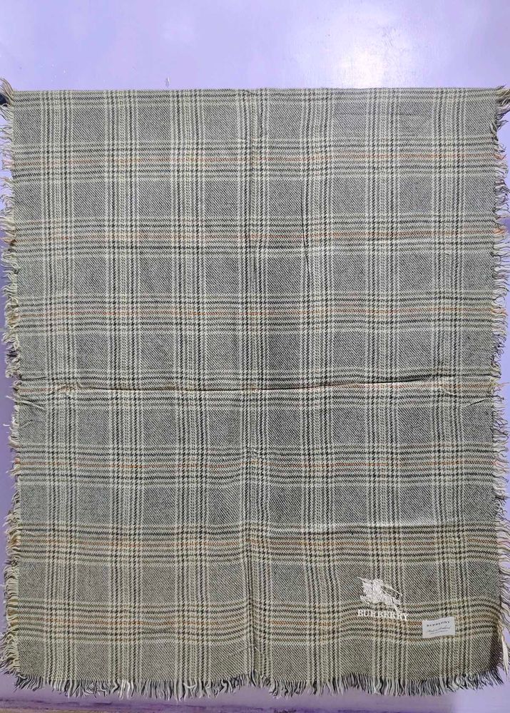 BURBERRY LONDON CLASSIC LARGE TWEED 100%. CASHMERE