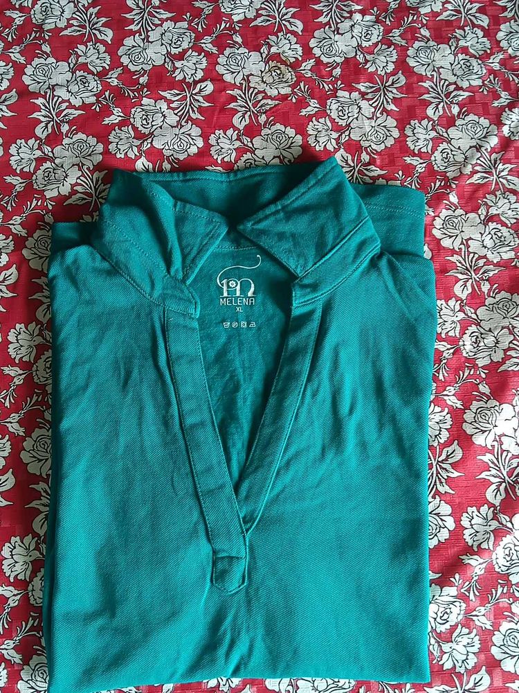 I Am Selling Xl Sized T Shirt