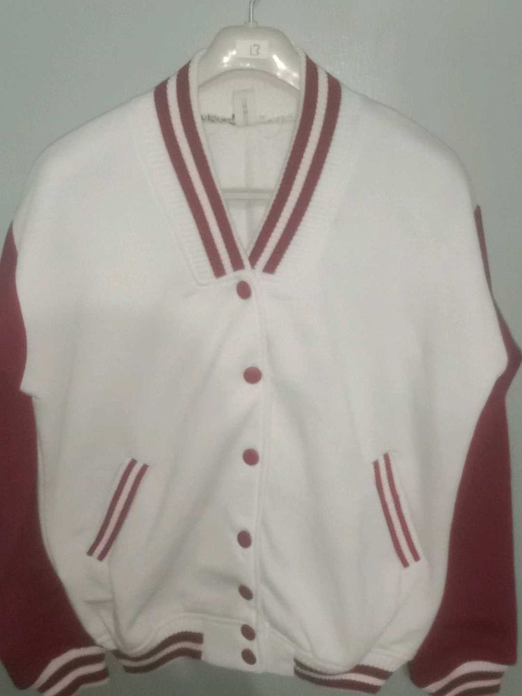 White Jarse With Maroon Contrast Sleve