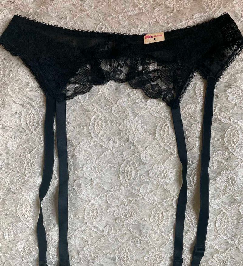 Black Lace Garter Belt