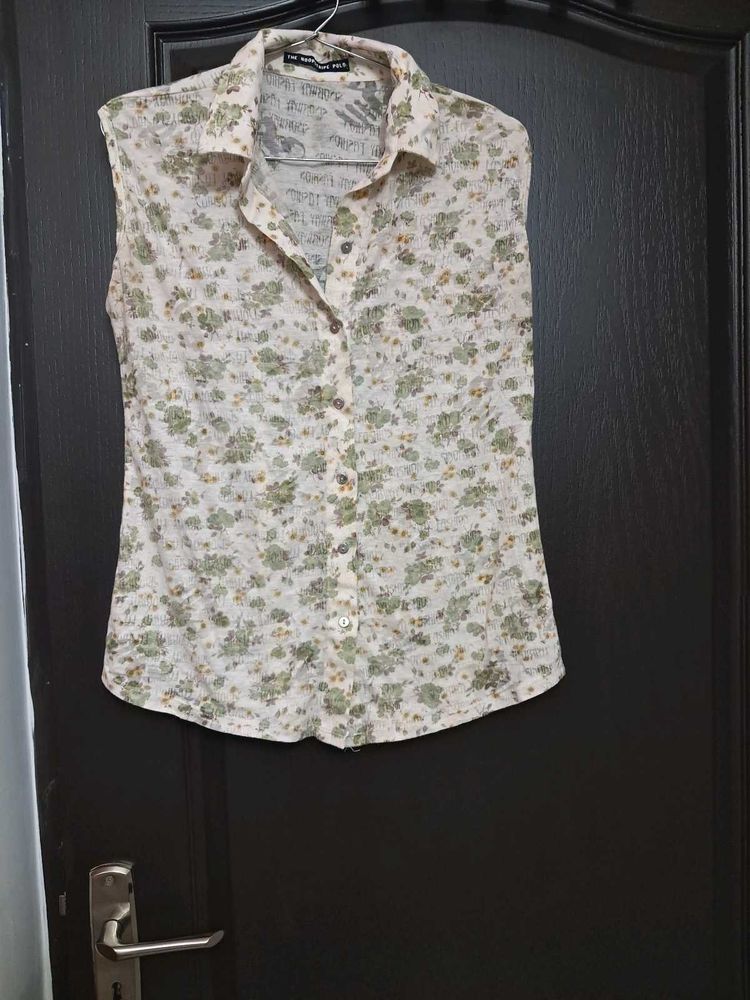 Sleeveless Collared Printed Top