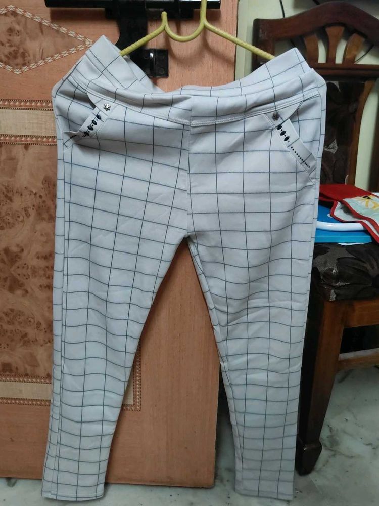 Grid-Patterned Pants