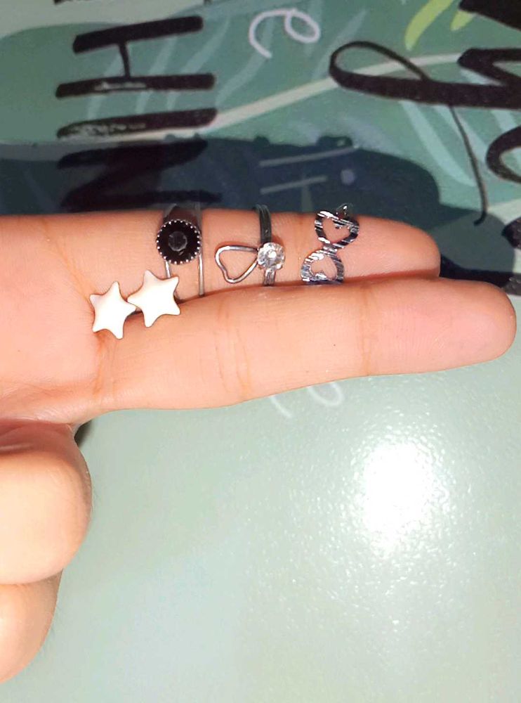3 Rings With A Free Earing Pair (Star Shaped)★