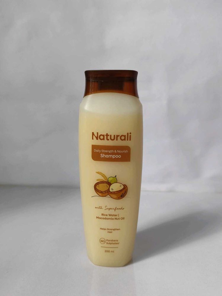 Naturali Daily Strength &amp; Nourish Shampoo
