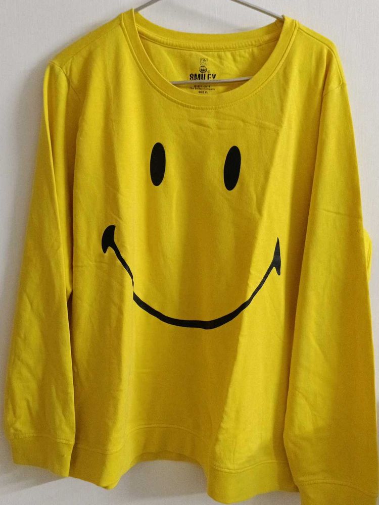Smiley Face Yellow Sweatshirt🌞🌞🌞😀