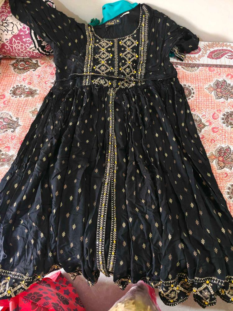 Embroidered Palazzo with 4 tops and 3 pants