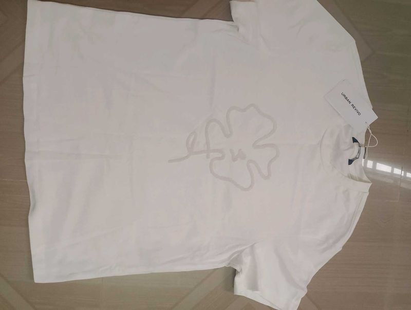 New URBAN REVIVO t.shirt for women