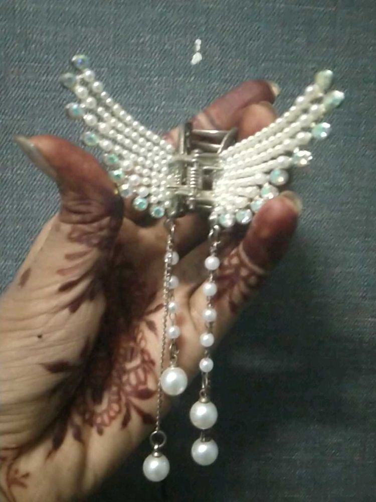 Pearl Waterfall Korean Hair Claw Clip