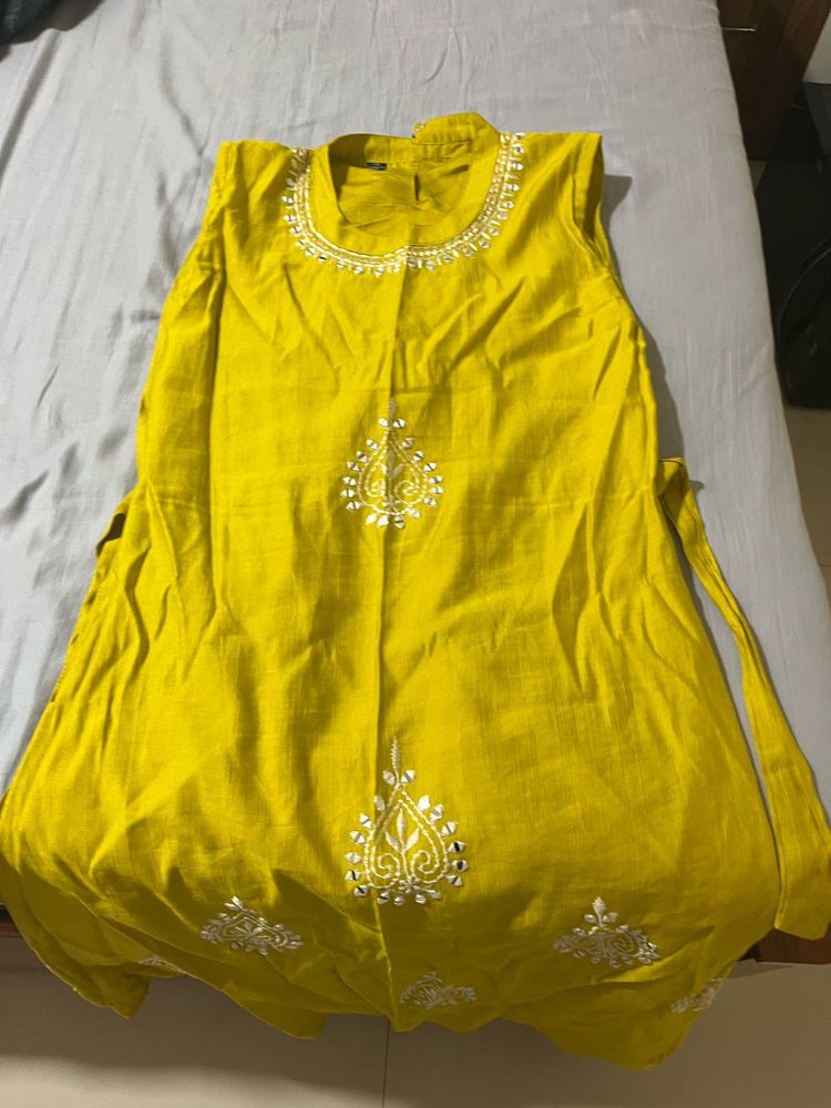 Cord Set In Yellow Colour