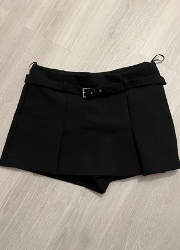 Brand: Zara | Black Belted Skort