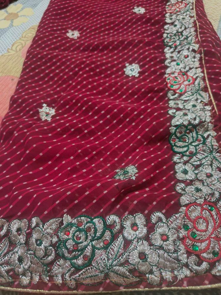 Elegant marun Embroidered Saree