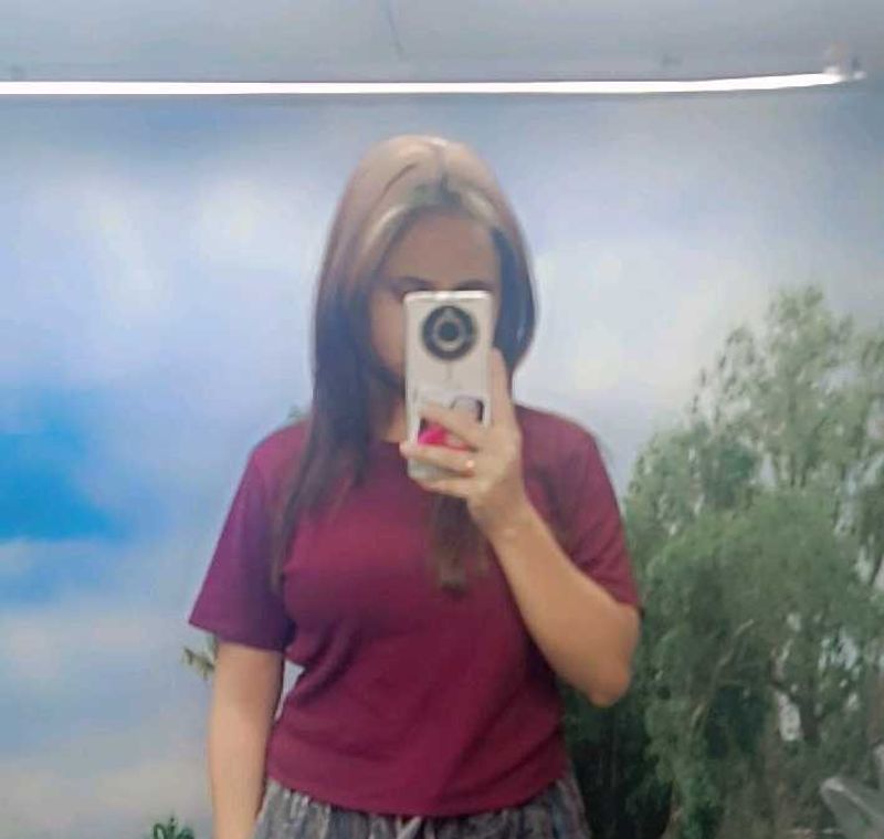 Maroon tshirt