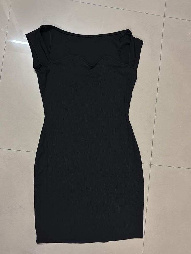 Chic Black Bodycon Mini Dress