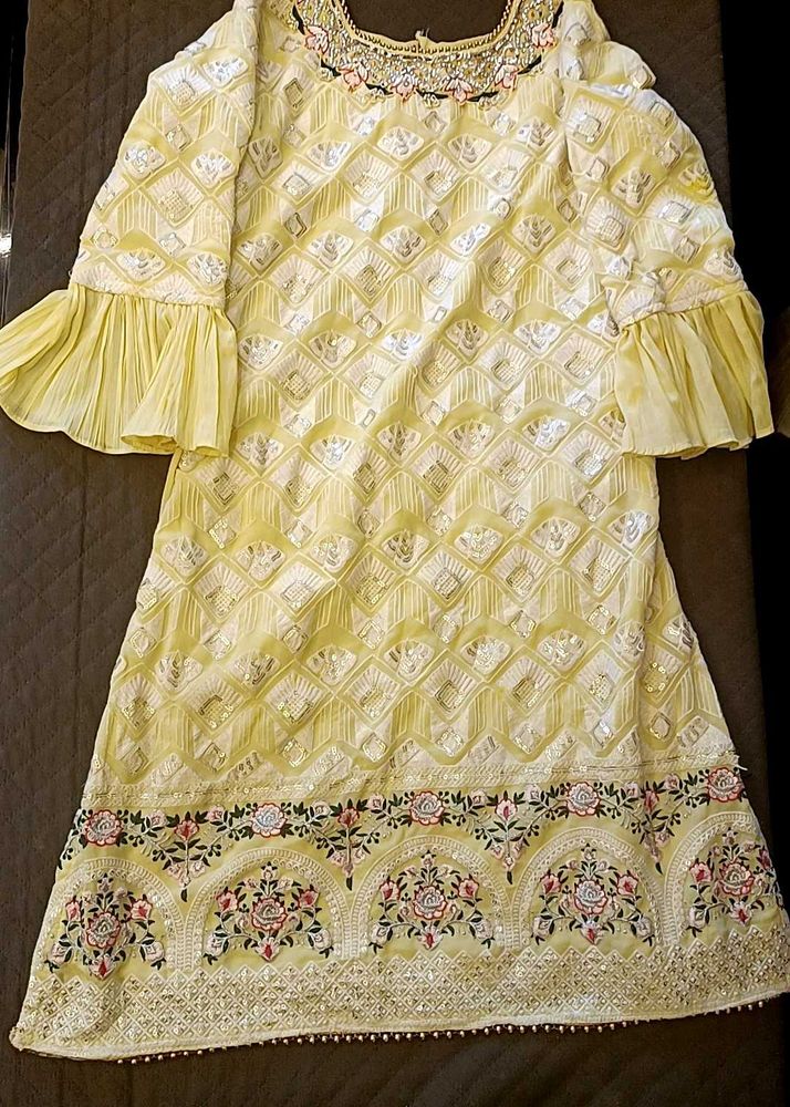 Elegant Yellow Embroidered Kurta