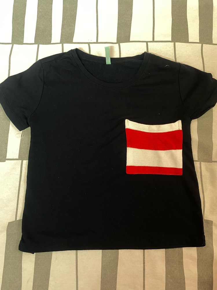 Black Tee with Pocket( crop tshirt)