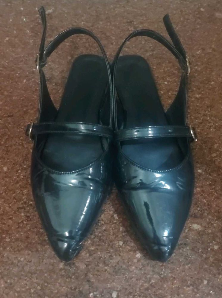 Black Slingback Bellies