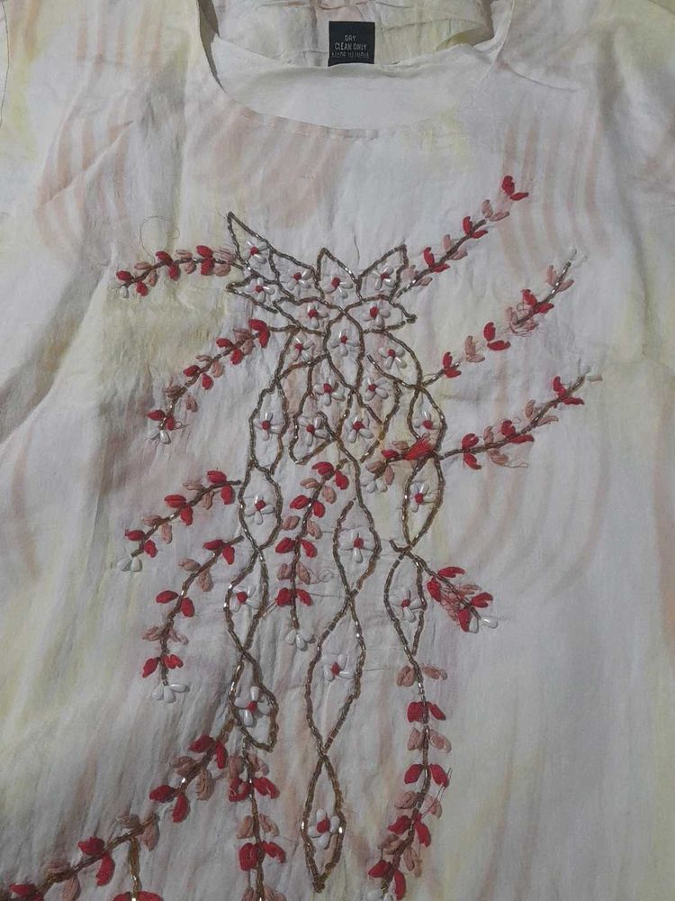 Embroidered Floral Detail Top