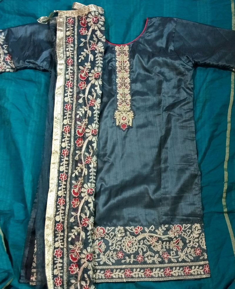 Cotton Like Embroidered Kurti With Bueatiful Embroided Duppata