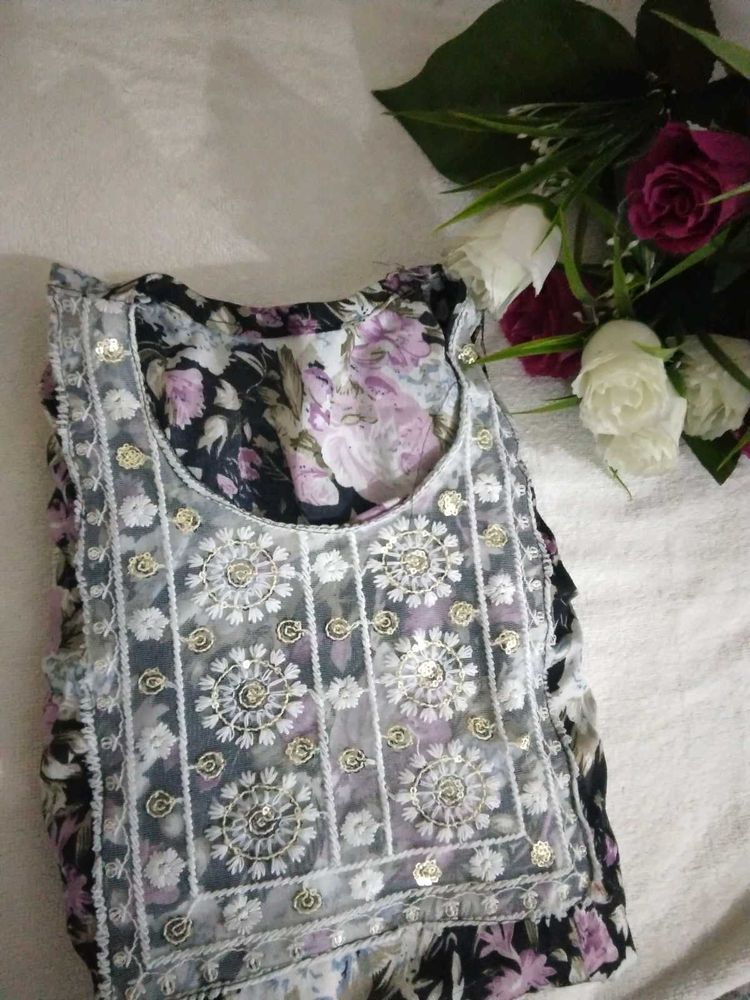 🌟Floral Embroidered Kurta set 🌟