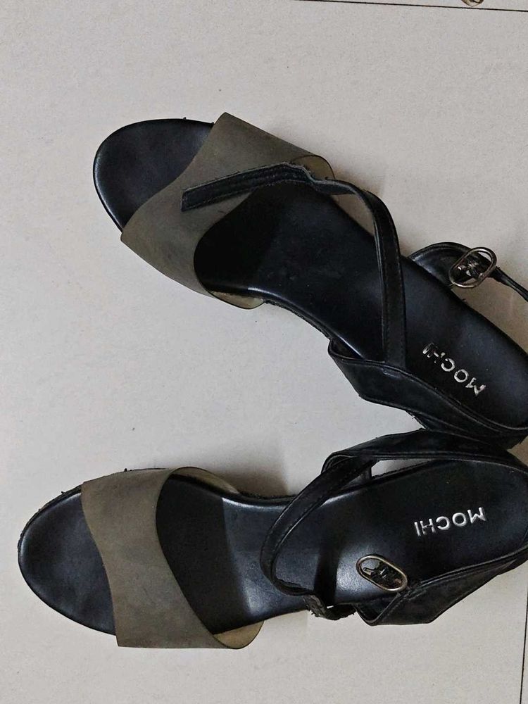 Mochi Flats &amp; Sandals