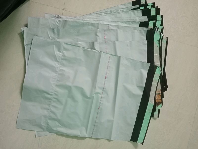 20 Big Shipping Bags With Pod