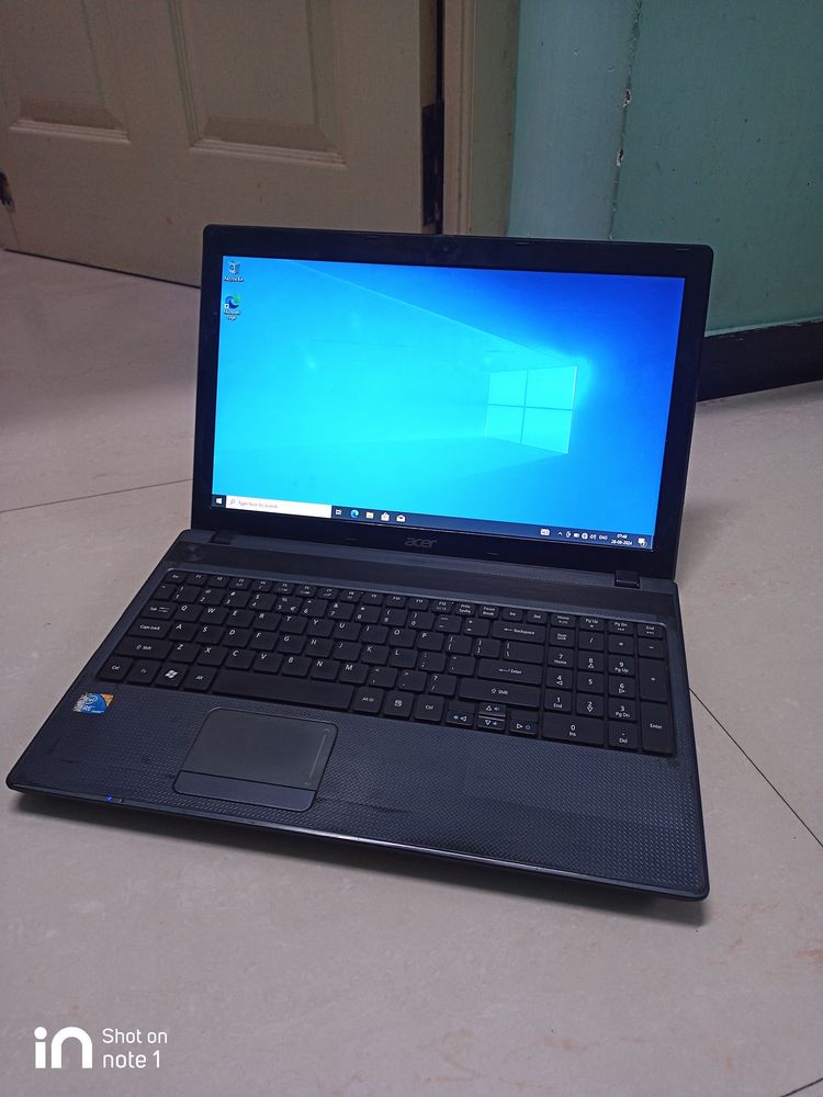 Acer i3 Laptop - Good Condition