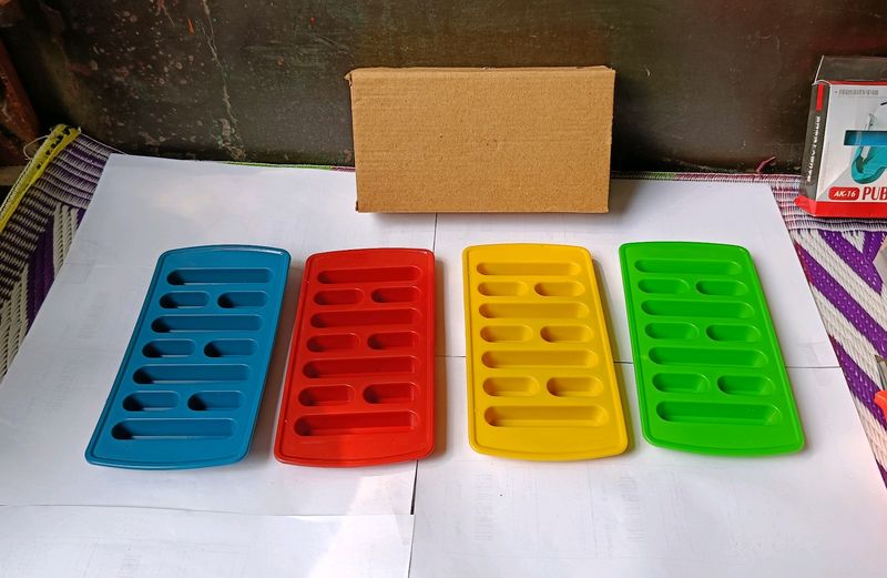 4 Pis Ice Cube Tray