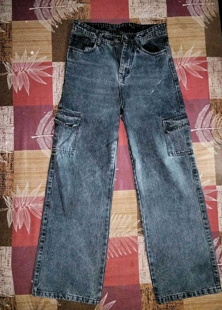 Wide Leg Cargo Jeans