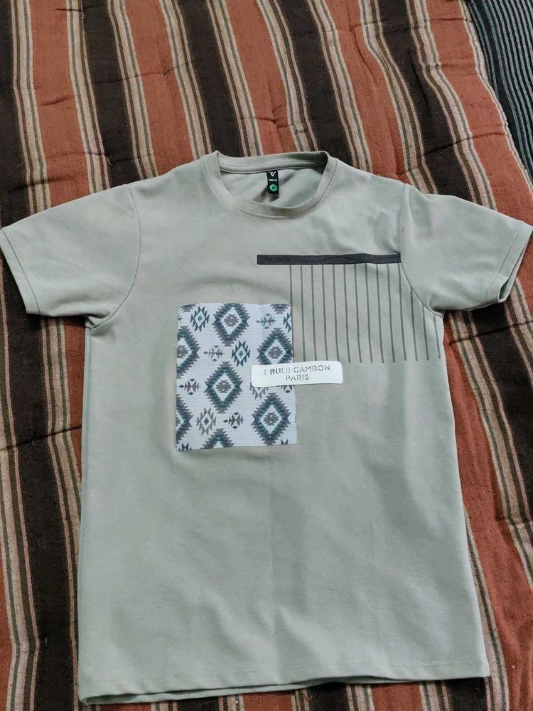 RV T SHIRT REGULAR M SIZE