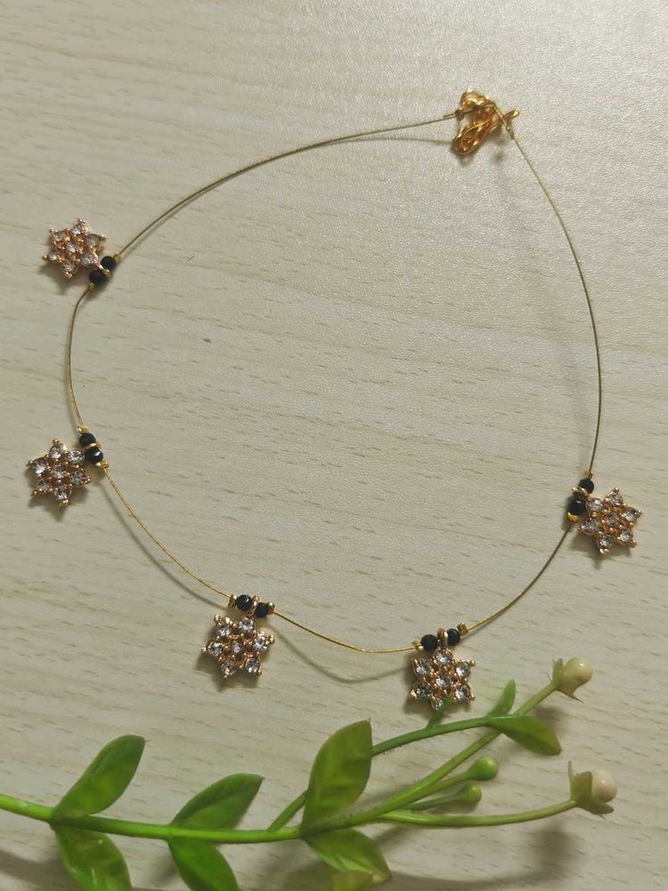 🆕 Stone Floral Choker Necklace