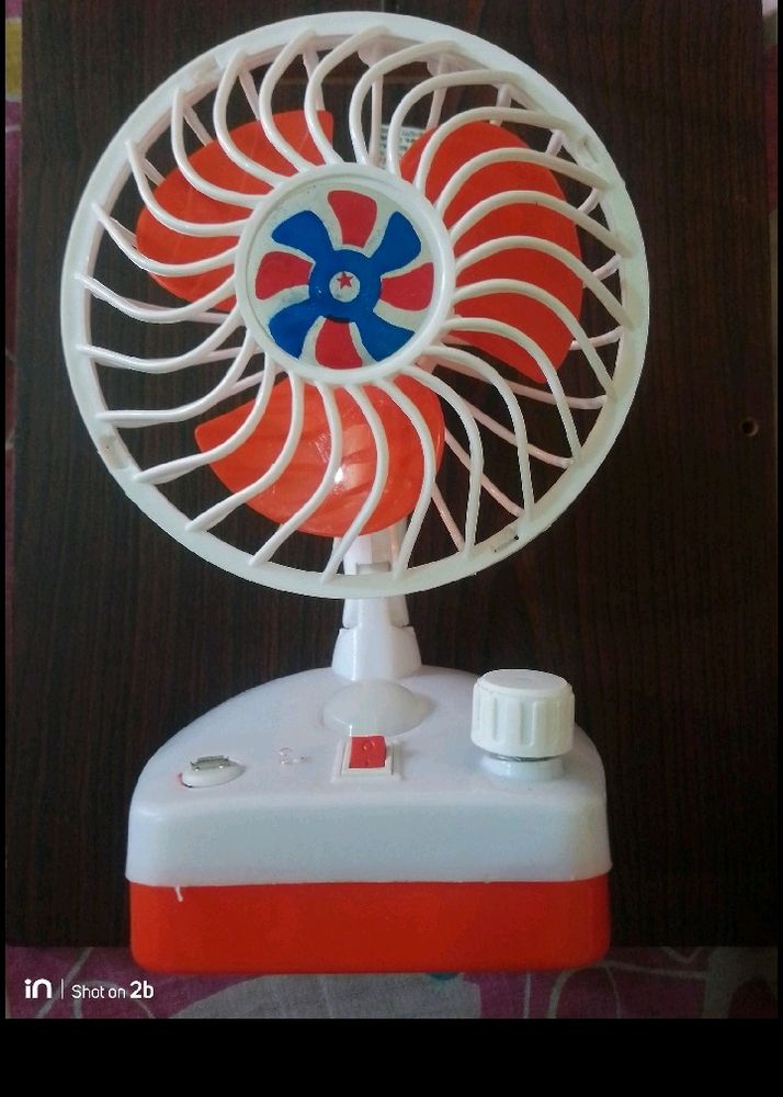 Rechargeable fan