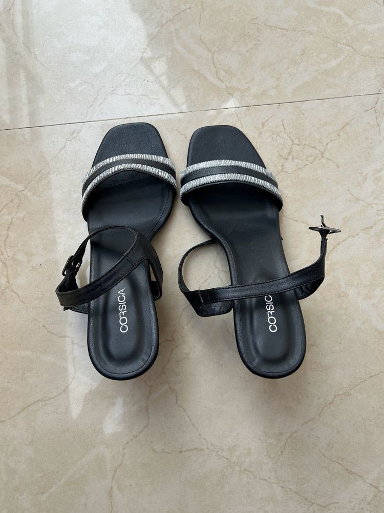 Corsica Women Grey Black Sandal