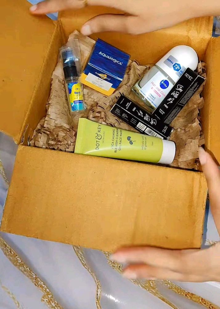 combo of face wash + night gel + underarms roll-on