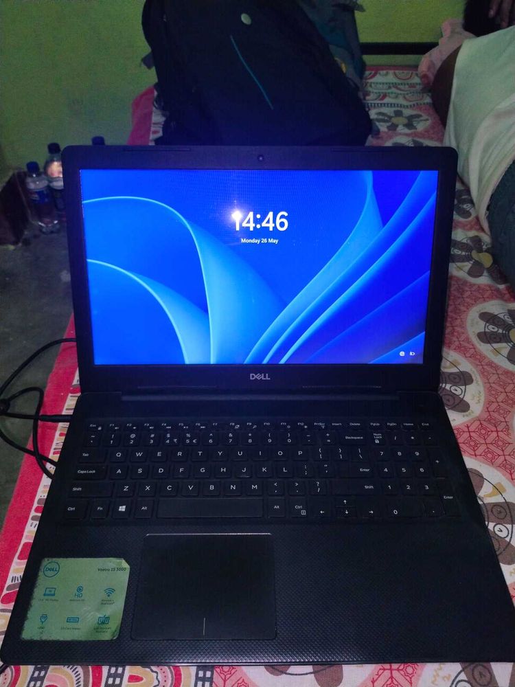 DELL VOSTRO 15 3000 i3