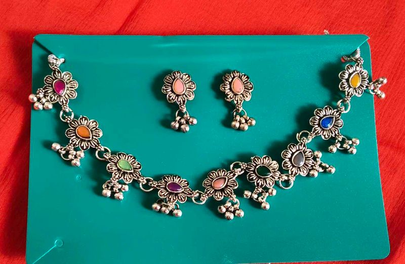 Silver Tone Floral Necklace &amp; Earring Set